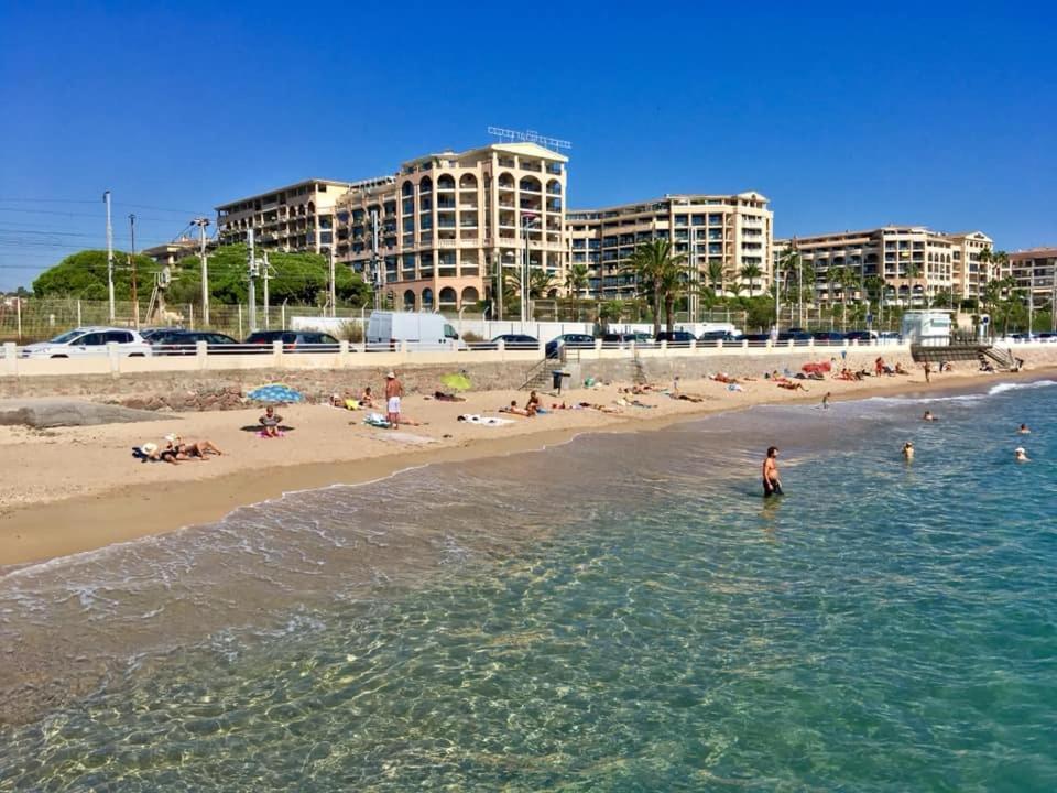 Joli 2 Pieces Aux Pieds Des Plages Cannes Exterior photo